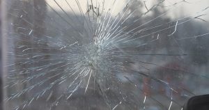 Cracked car windshield | Gunther Kia