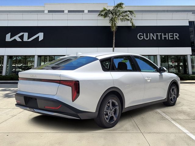 2026 Kia K4 LXS