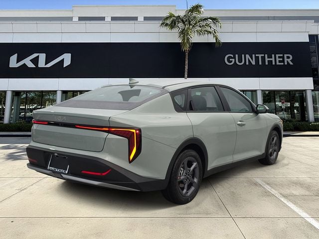 2026 Kia K4 LXS