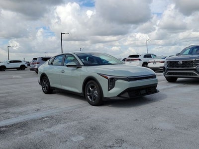 2026 Kia K4 LXS