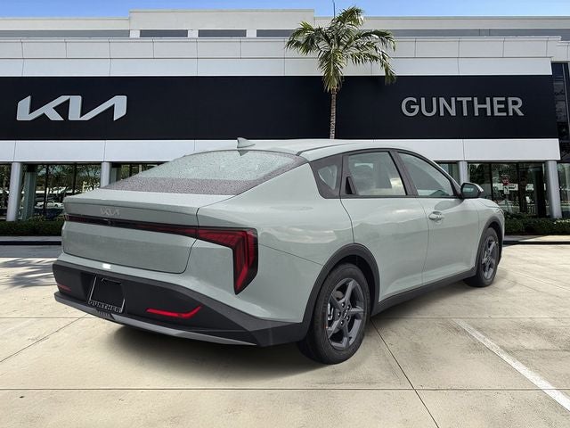 2026 Kia K4 LXS