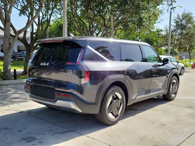 2026 Kia EV9 Light Long Range