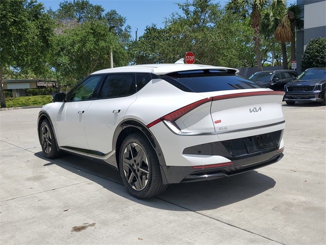 2025 Kia EV6 Light