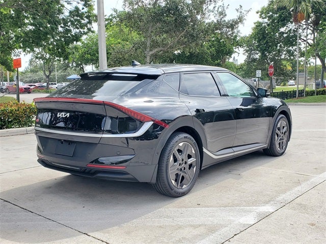 2025 Kia EV6 Light