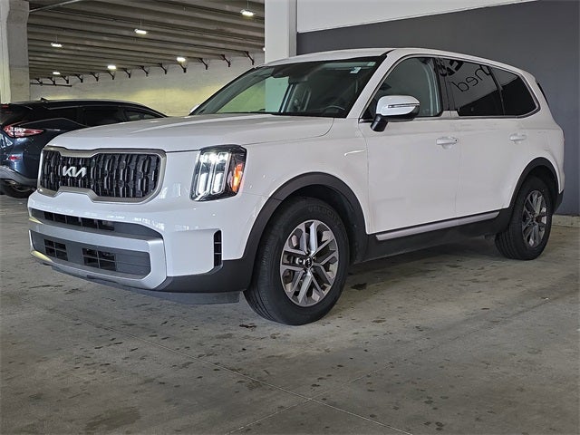2023 Kia Telluride LX