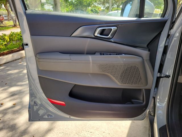 2027 Kia Carnival LXS