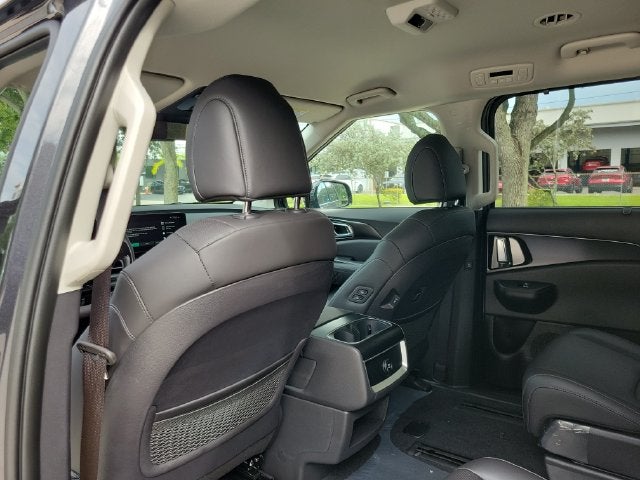 2027 Kia Carnival Hybrid EX