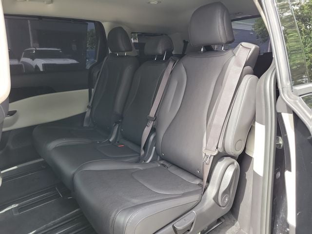 2024 Kia Carnival SX