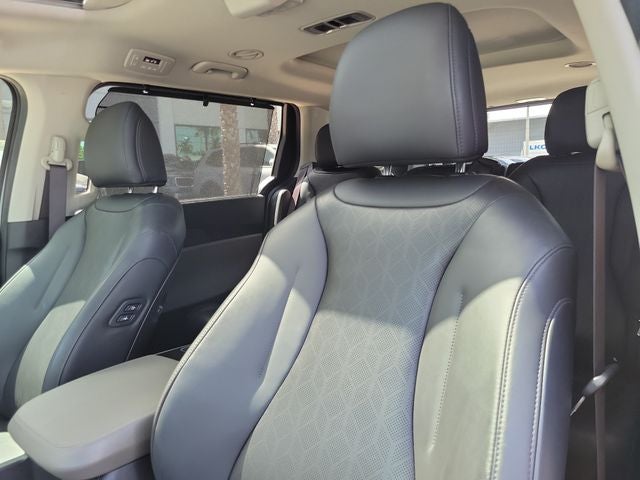 2025 Kia Carnival SX